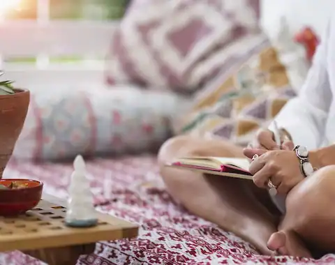 Etudier sur le sol cocooning